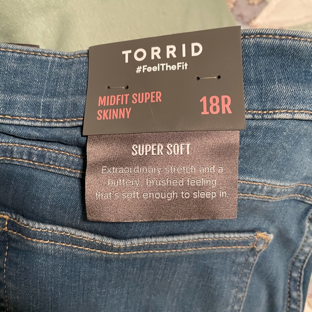 Skinny light blue jeans